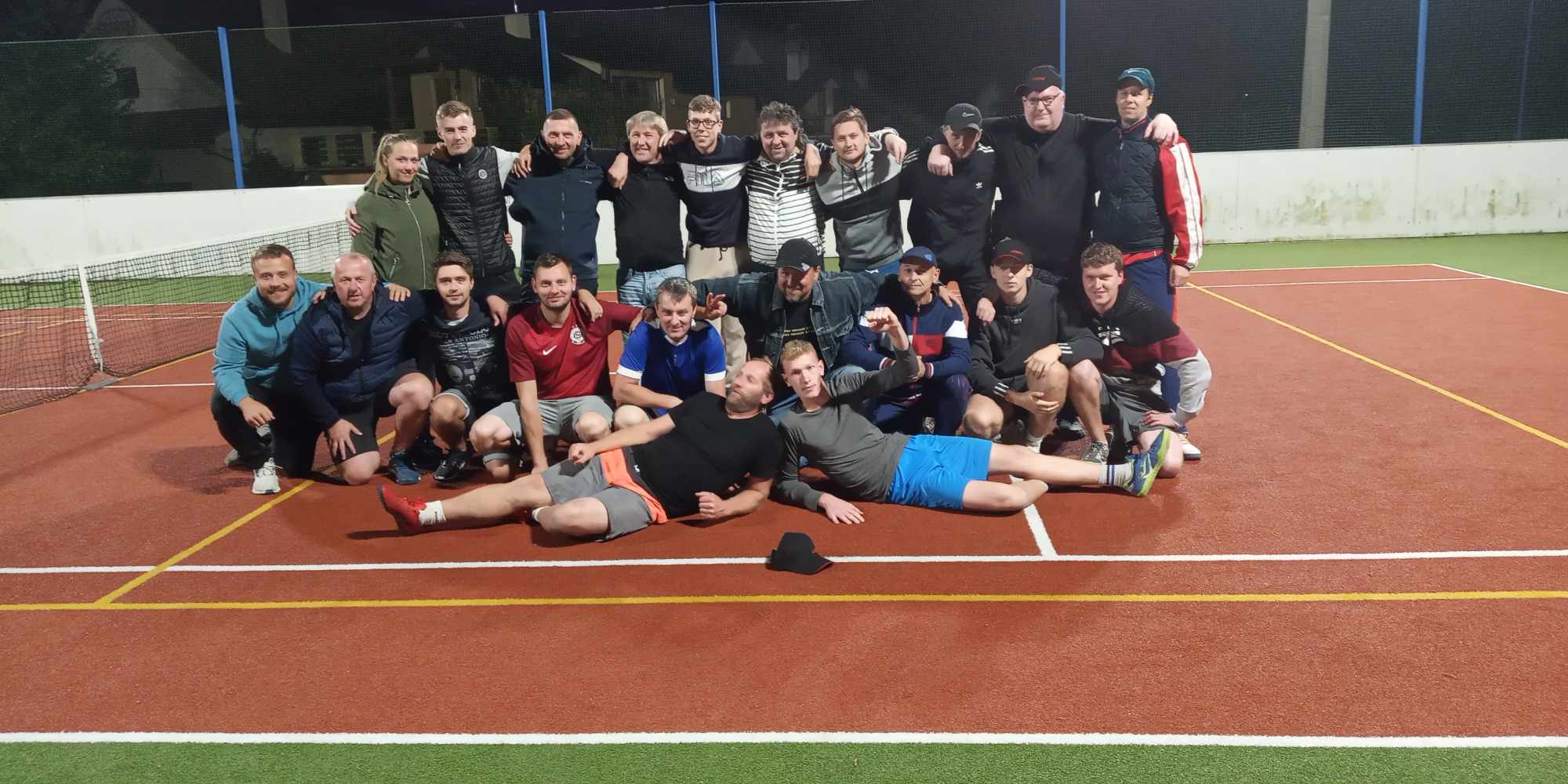 Turnaj v tenisových čtyřhrách o pohár starosty obce odstartoval ve Slavičíně